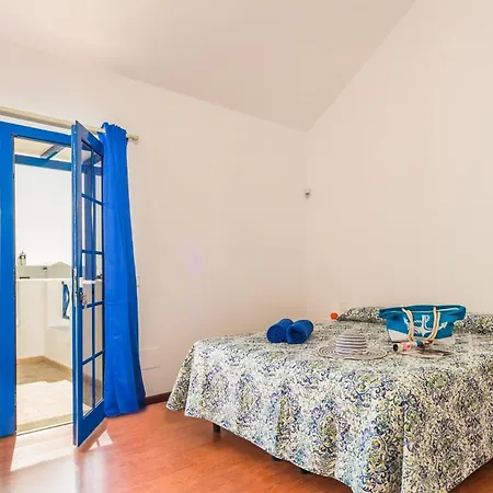 Villa Awesome Puerto Del Carmen - 3 Bedrooms - Holanda Grande - Short Walk To - Pool Table