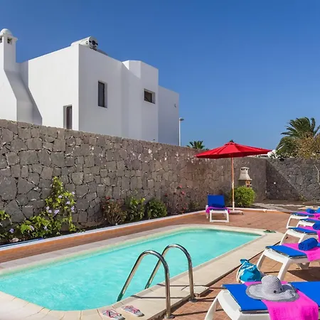 Villa Awesome Puerto Del Carmen - 3 Bedrooms - Holanda Grande - Short Walk To - Pool Table Puerto del Carmen (Lanzarote)