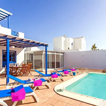 Awesome Puerto Del Carmen - 3 Bedrooms - Holanda Grande - Short Walk To - Pool Table 别墅 *