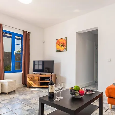 Awesome Puerto Del Carmen - 3 Bedrooms - Holanda Grande - Short Walk To - Pool Table 卡门港