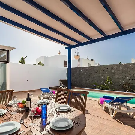Willa Awesome Puerto Del Carmen - 3 Bedrooms - Holanda Grande - Short Walk To - Pool Table