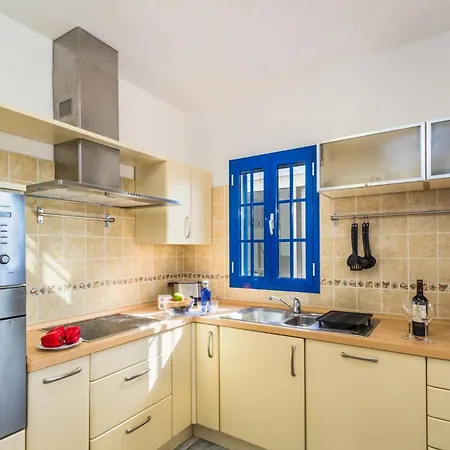 Awesome Puerto Del Carmen - 3 Bedrooms - Holanda Grande - Short Walk To - Pool Table Willa *